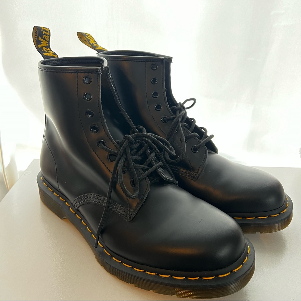 Dr. Martens 1460 Smooth Leather Lace Up Boots Size 11M Black
